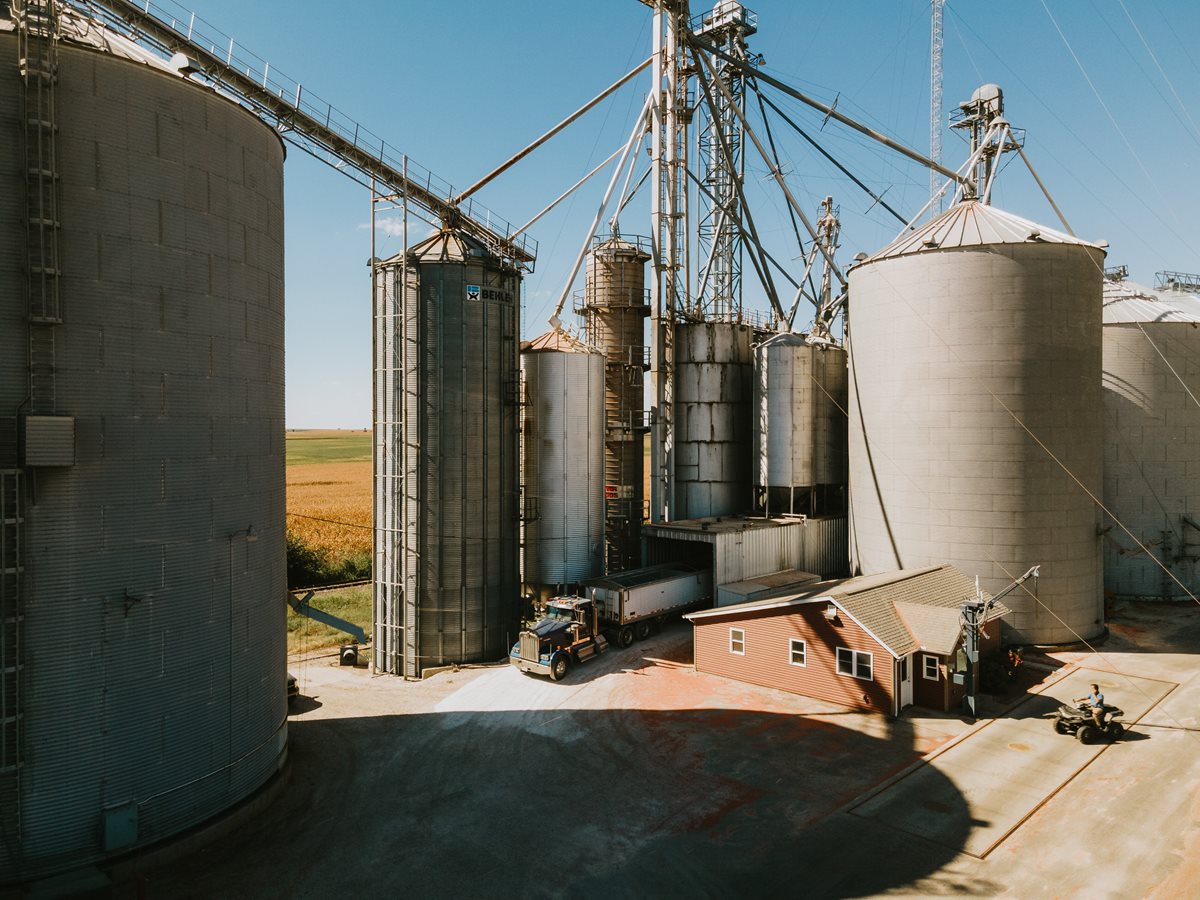 Economic Minute Compeer